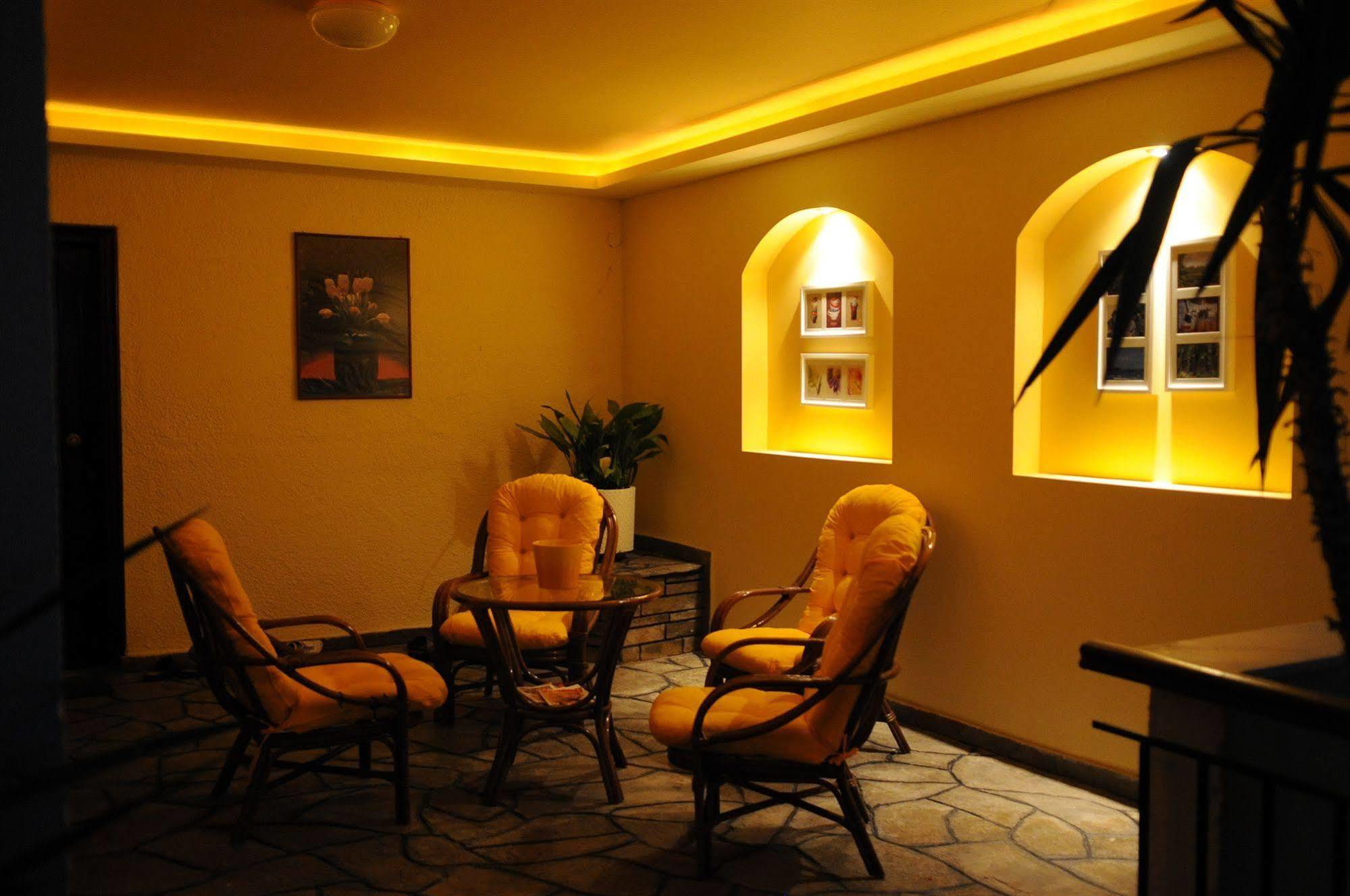 Hotel Petunia Неос Мармарас Екстериор снимка